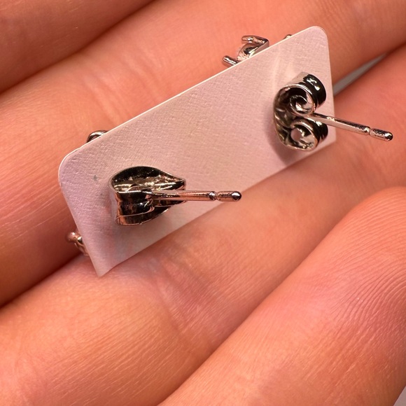 Pretty Bird White Gold Stud Earrings - Picture 3 of 3